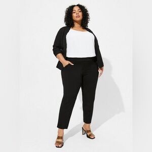 Torrid Pull-On Relaxed Taper Studio Luxe Ponte High-Rise Pant Size 1x
